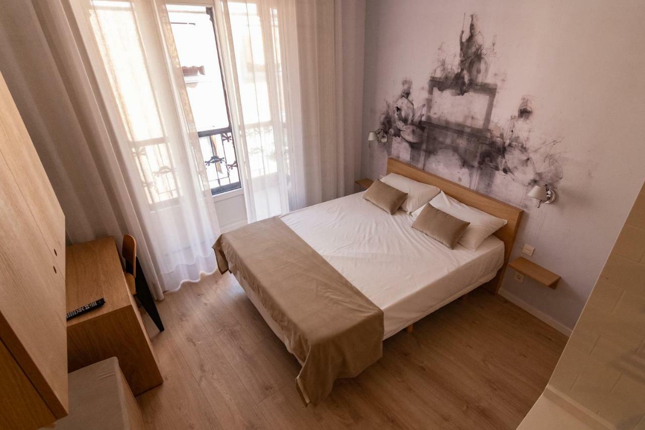 Plaza Mayor Suites & Apartments Madrid Exterior photo